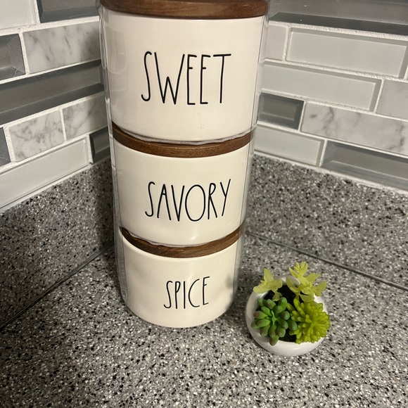 Rae Dunn Spice Containers - Picture 2 of 8